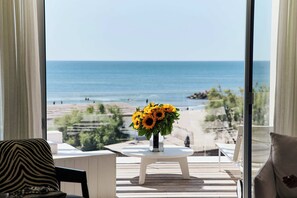 普通套房 (Suite Junior 2eme étage) | 高級寢具、迷你吧贈品、房內夾萬、書桌