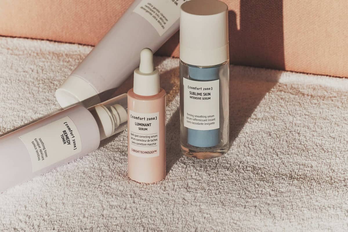 couples treatment room(s), hot tub, steam room, body treatments, facials