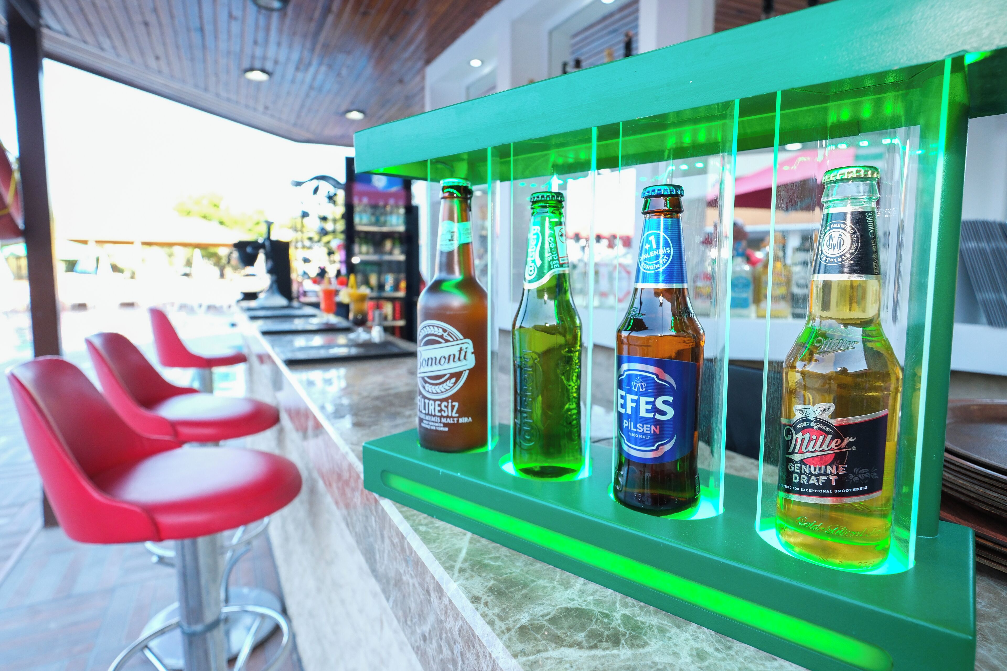 Poolside bar