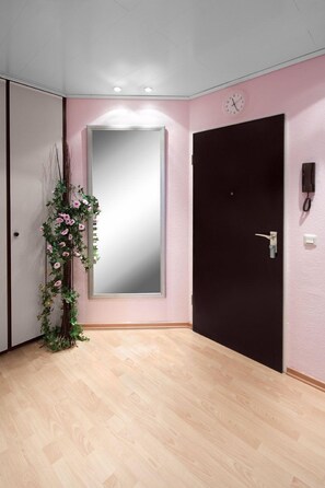 1 bedroom, in-room safe, desk, iron/ironing board - Business Suite BN8 & BN13 Bochum (Bochum)
