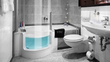 Apartment, 1 Schlafzimmer | Badezimmer | Komfortbadewanne, Haartrockner, Bademäntel, Handtücher