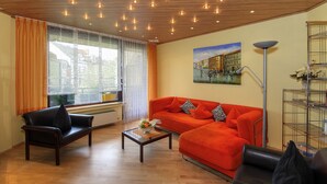 Apartment, 1 Bedroom, Balcony | Living room | Flat-screen TV, DVD player - Business Suite BN8 & BN13 Bochum (Bochum)
