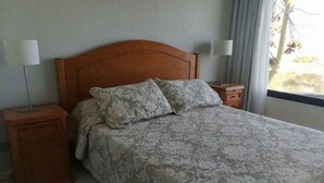 2 bedrooms, desk - Departamento frente al mar en primer piso. Puerto velero (Coquimbo)