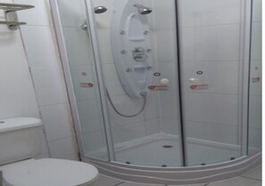 Bathroom shower - Cabañas del Profe , Puerto Montt 001 (Puerto Montt)