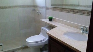 Ducha y artículos de higiene personal gratuitos