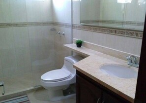 Dusche, kostenlose Toilettenartikel