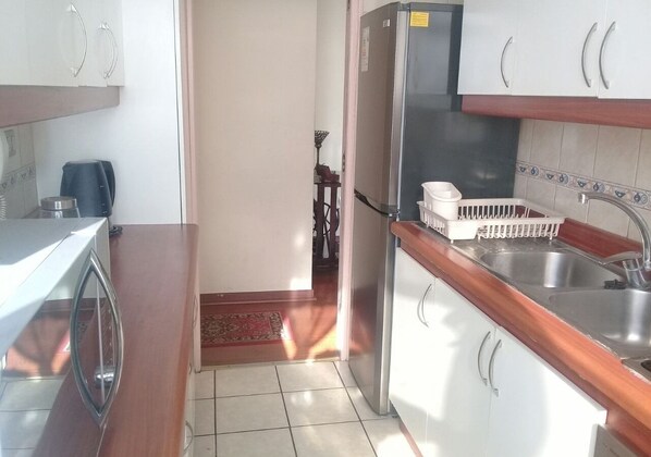 大冰箱、微波炉、茶具/咖啡用具