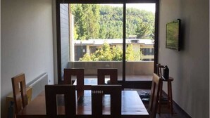 In-room dining - Departamento Condominio Parque Puerto Pinares 020 (Pucón)