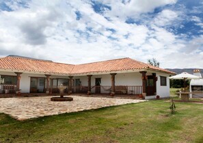 Mặt tiền nơi lưu trú