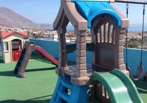 Tempat bermain anak - outdoor