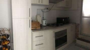 Cookware/dishes/utensils
