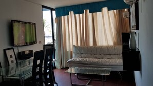Makan di kamar