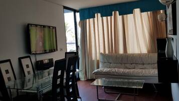 Khu vực ăn uống tại phòng