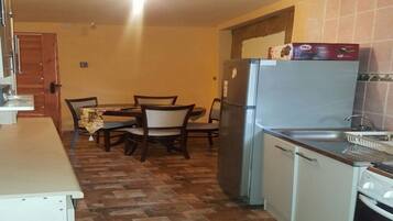 大型冰箱、微波爐、咖啡機/沖茶器