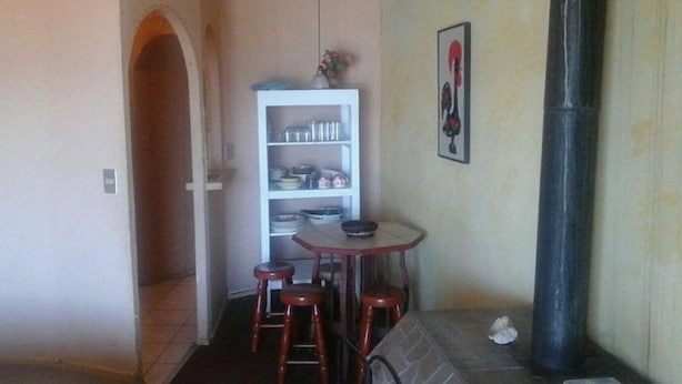 In-room dining - Comoda Cabana Para 4 Personas ,2 Habitaciones , Maitencillo 019 (Puchuncavi)