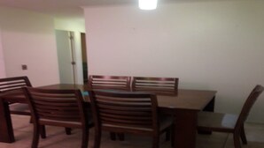 In-room dining - Departamento Para 6 Personas en Condominio Diego Portales, Iquique 019 (Iquique)