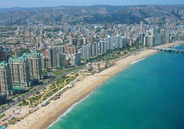 Aerial view - Departamento en Condominio Para 5 Personas, Vi&#241;a del Mar 010 (Vina del Mar)