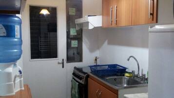 Full-sized fridge, microwave, coffee/tea maker