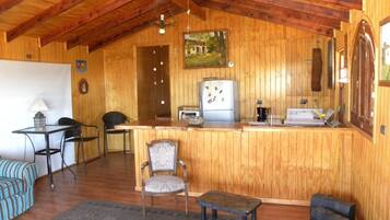 Cookware/dishes/utensils