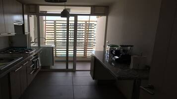 Full-sized fridge, microwave, coffee/tea maker