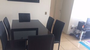 In-room dining - Departamento Para 5 Personas en Condominio Parque Zapahuira , Arica 011 (Arica)