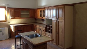 Cookware/dishes/utensils