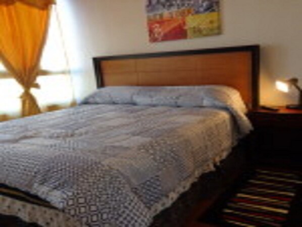 Escritorio y internet por cable gratis