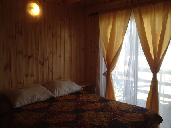 3 bedrooms, iron/ironing board, free WiFi
