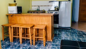 Fridge, cookware/dishes/utensils - Exclusivo Apart Hotel 4 Personas Superior (Puchuncavi)
