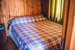 Työpöytä, silitysrauta/-lauta