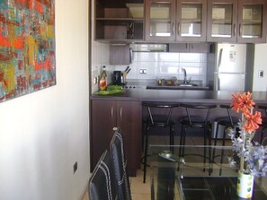 Cookware/dishes/utensils