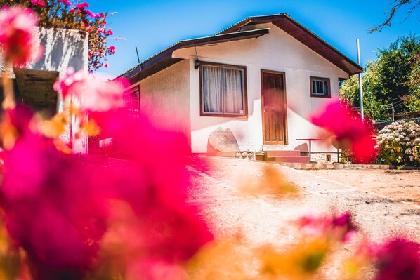 Front of property - Cabanas Rokar Para 4 pax , 2 Habitacione (Pichilemu)