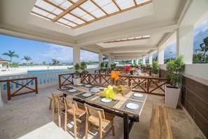 Outdoor dining - Blue Green E3-a1 (Sosúa)