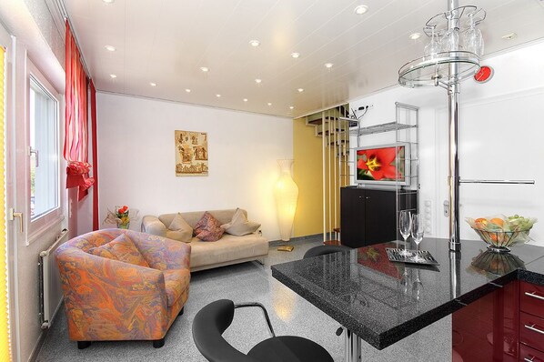 Apartment, 1 Bedroom (DW 16) | Living area