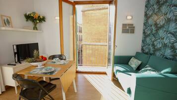 Studio, Balcony | Living room