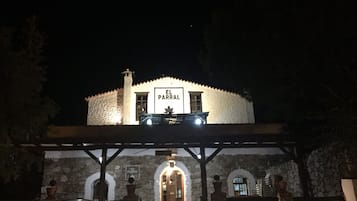 Façade de lâhĂ©bergement - soirĂ©e/nuit