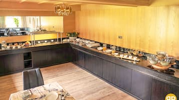 Petit déjeuner buffet compris tous les jours