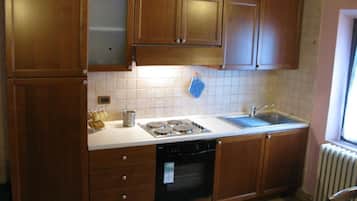 Superior Apartment, 1 Bedroom, Garden View (Granata) | Private kitchen
