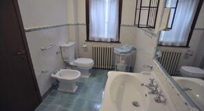 Bathroom - Agriturismo Aggazzotti (Formigine)