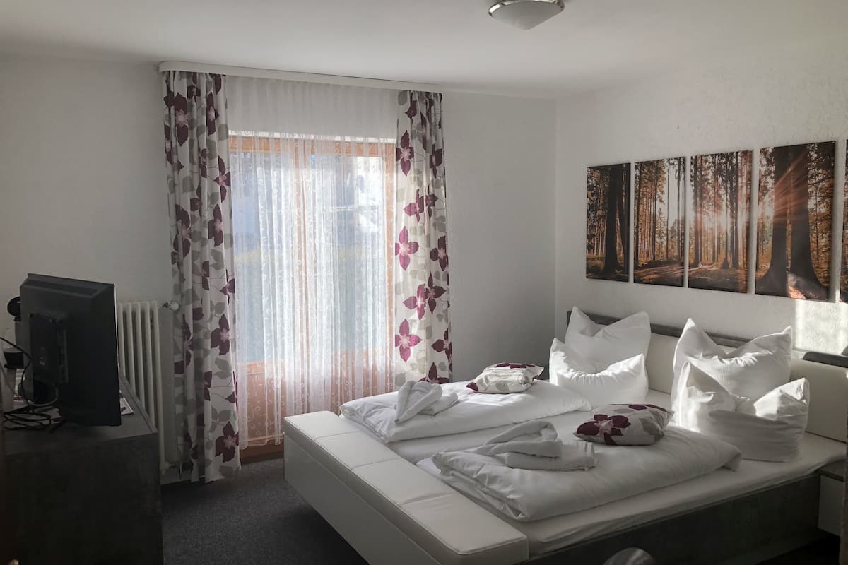 Double Room, Mountain View | Premium bedding, in-room safe, free cots/infant beds, free WiFi