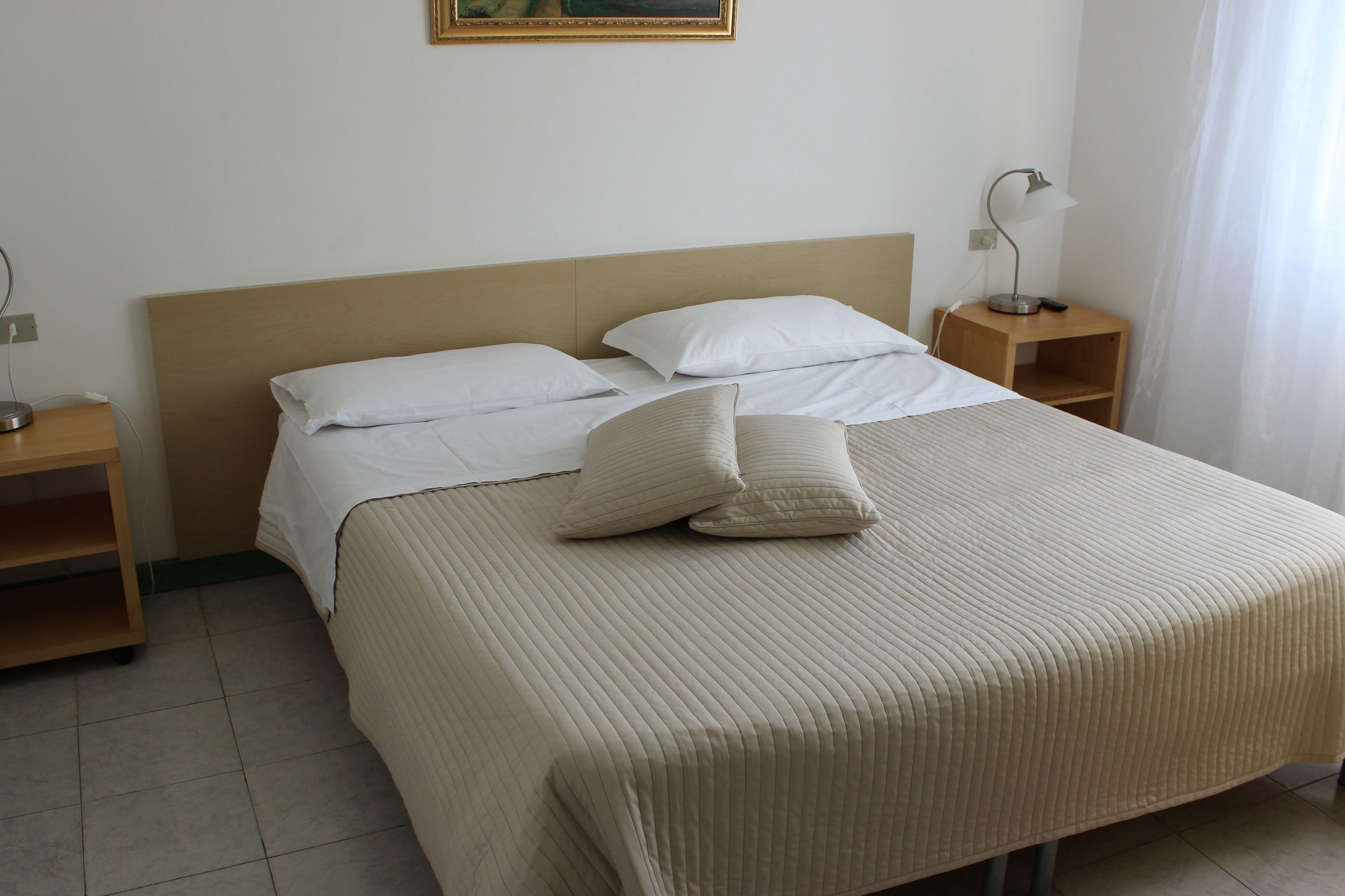 double room, private bathroom | 1 bedroom, desk, free wifi