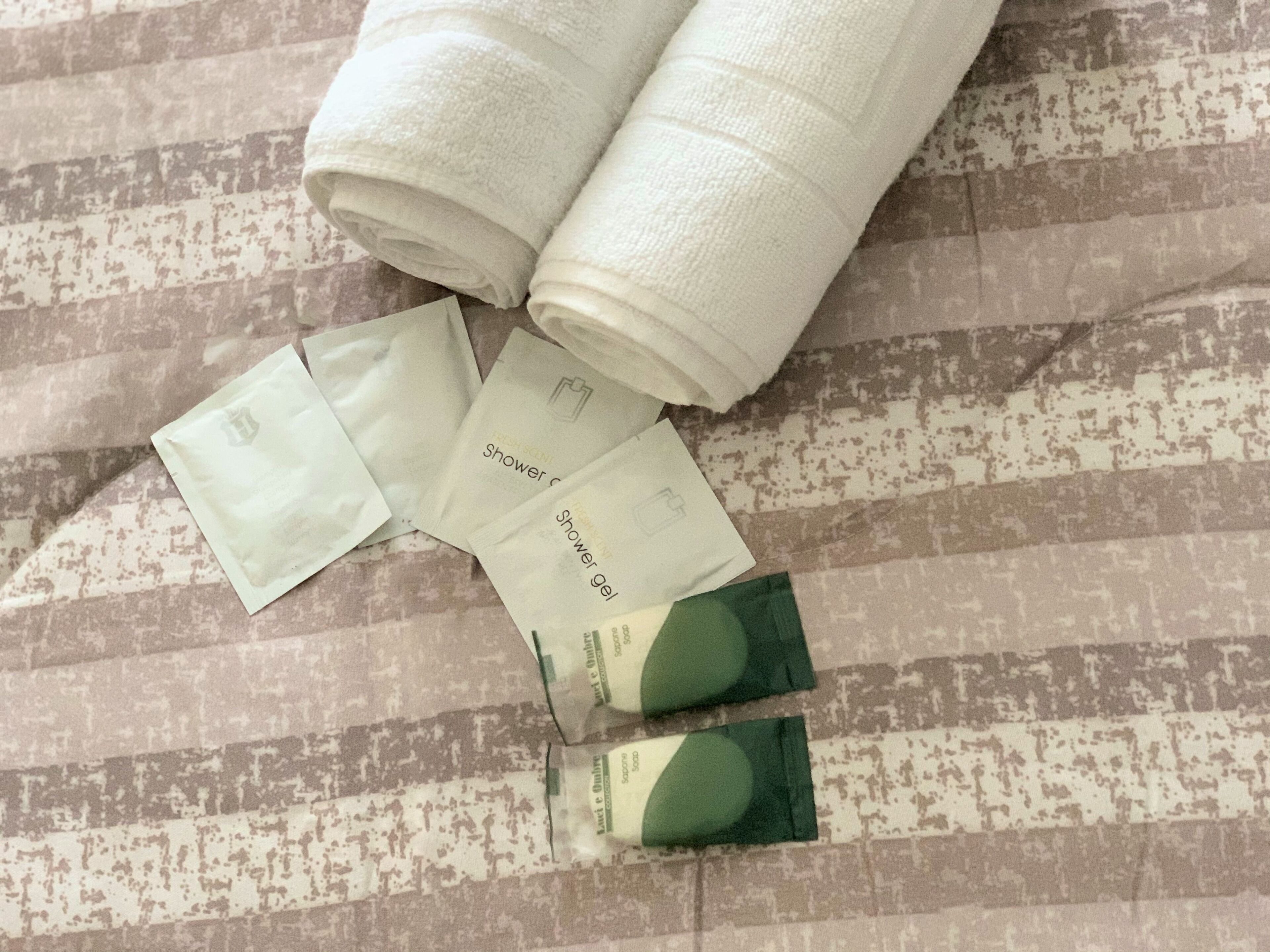 1 bedroom, desk, free wifi