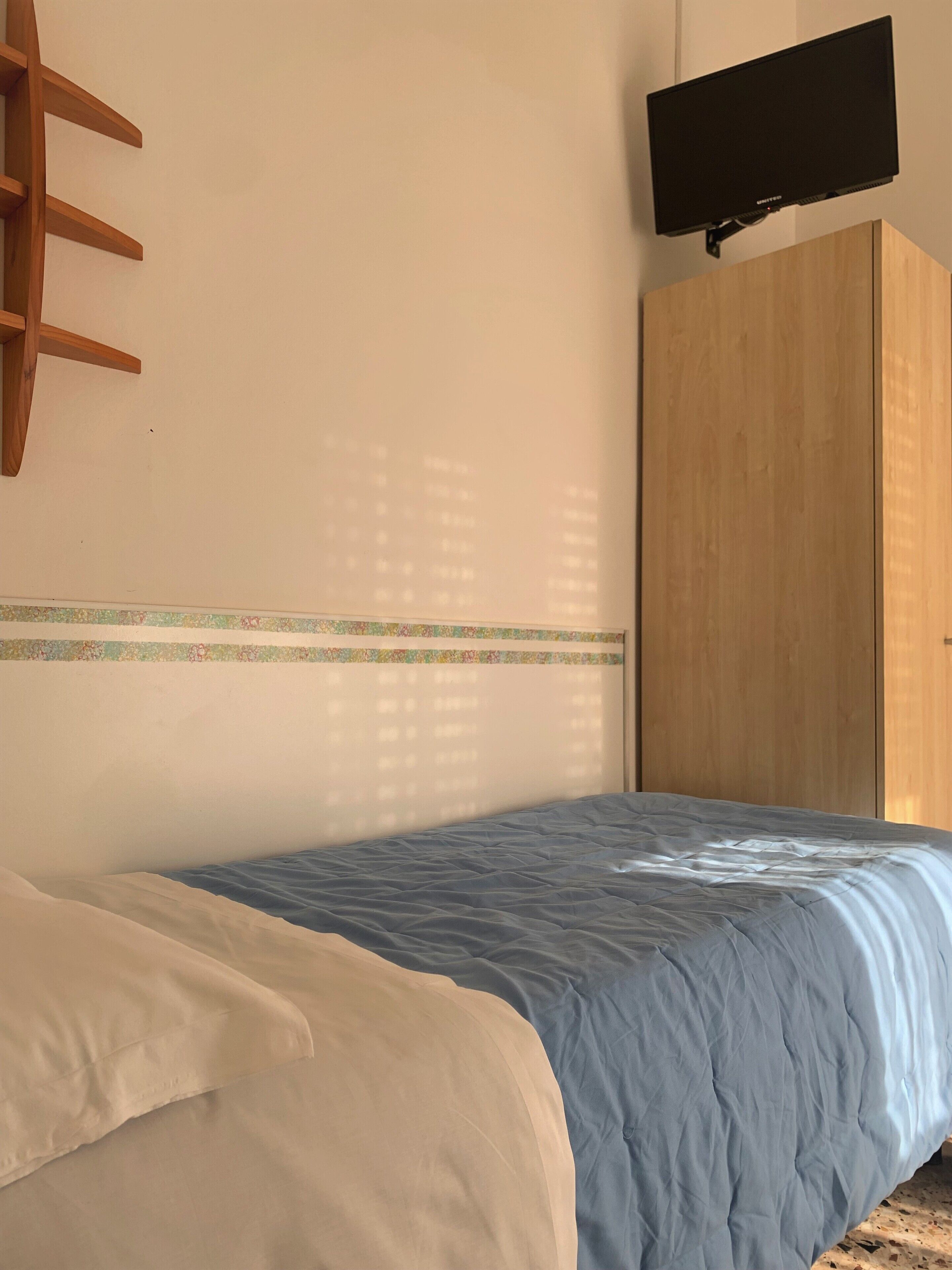 Desk, free WiFi, bed sheets
