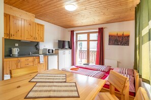 Luxury Apartment, 1 Bedroom, Balcony (Apt 2) | Desk, soundproofing, iron/ironing board, cots/infant beds