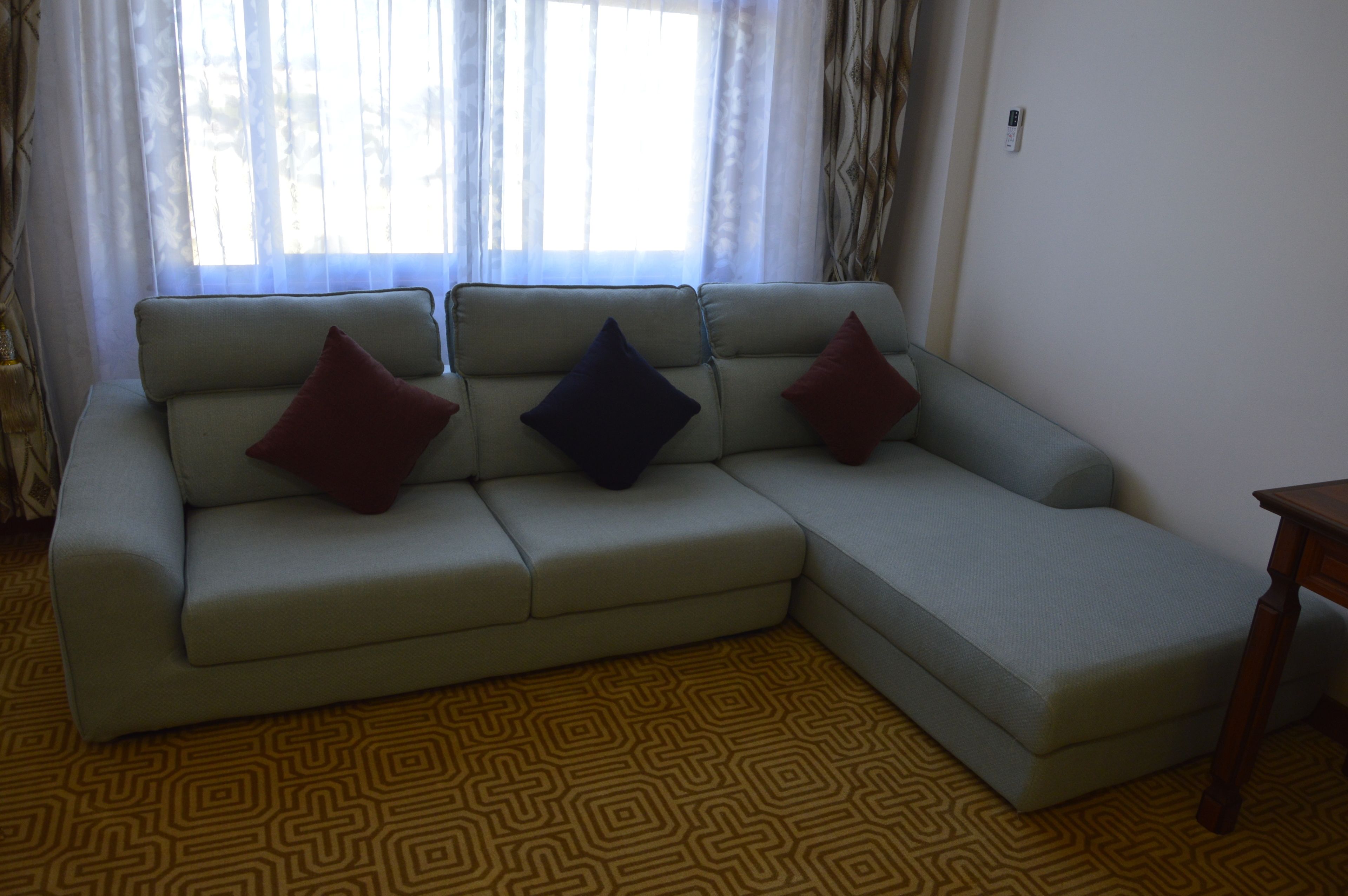 50-cm flat-screen tv with cable channels, tv