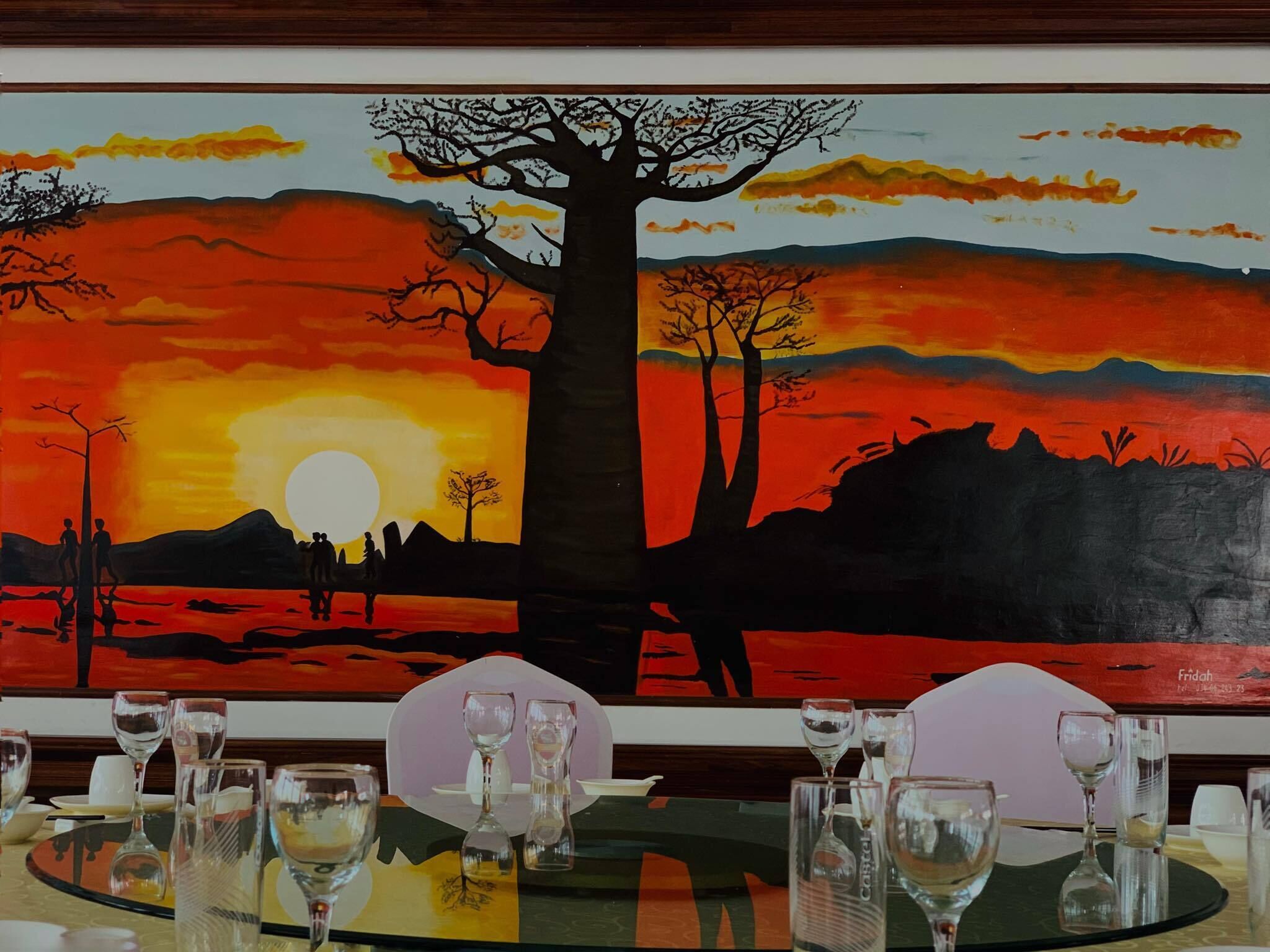 breakfast, lunch, dinner served; chinese cuisine