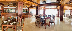 Breakfast, lunch, dinner served; Chinese cuisine  - Asia and Africa Hotel (Antananarivo)