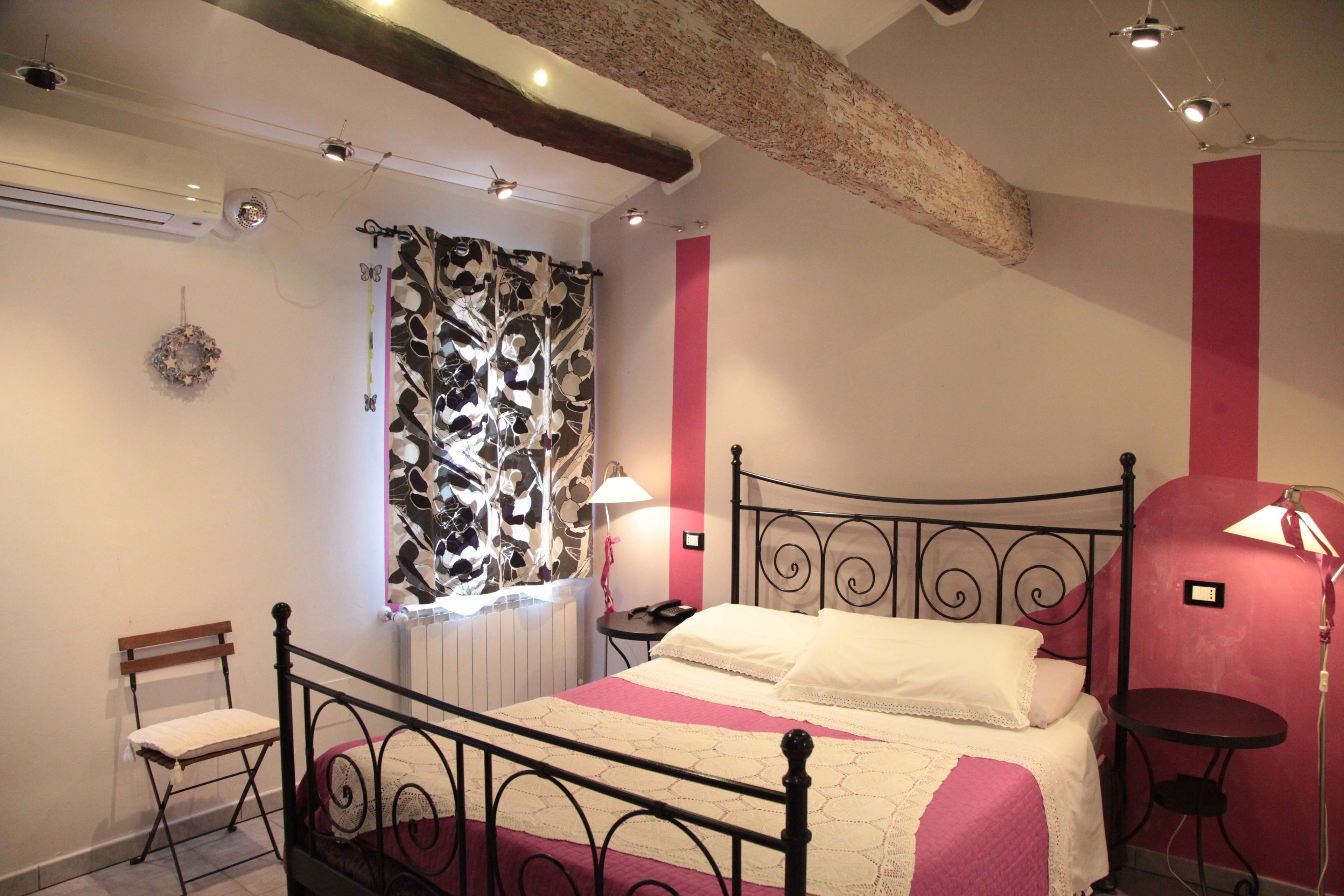 Double or Twin Room | Down duvets, individually decorated, individually furnished, desk