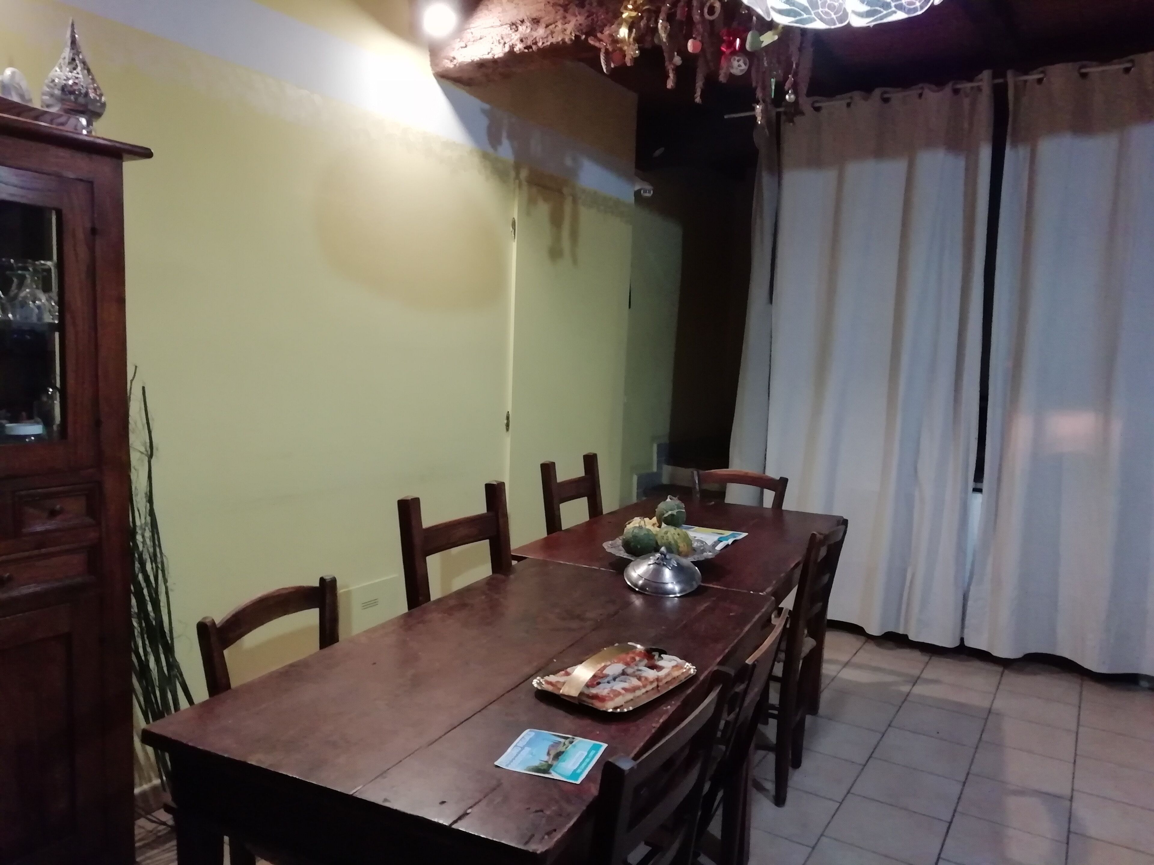 32-inch flat-screen TV with digital channels, TV