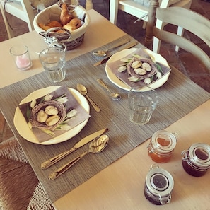 Free daily continental breakfast